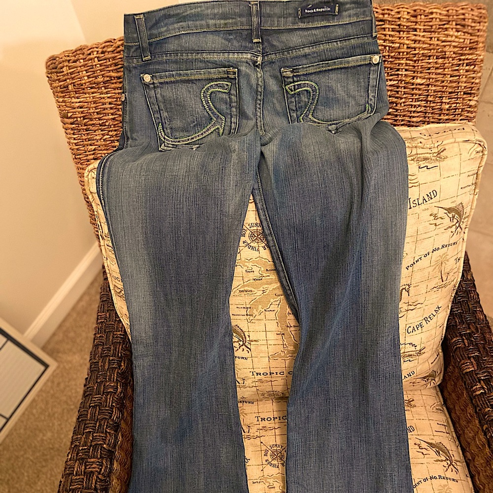 Rock & Republic Roth Flare tastefully distressed women’s jeans sz 26 - Picture 4 of 4
